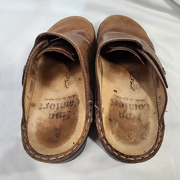 Brown Leather Slip-On Clogs - Picture 3 of 5